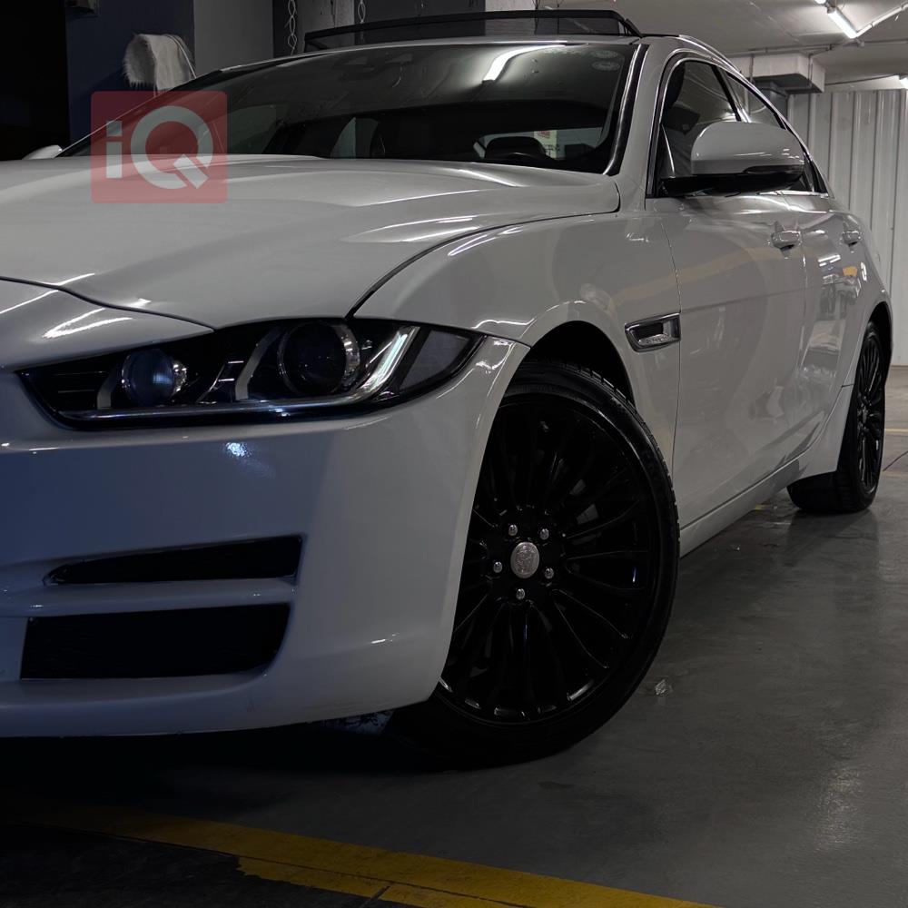 جاگوار XE